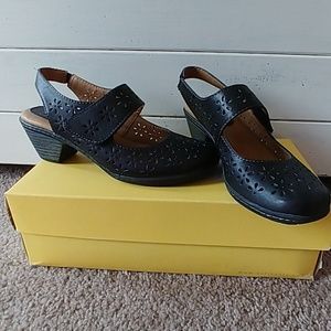 Comfortable sandal shoes